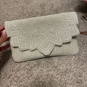 Lulus white clutch with chain strap